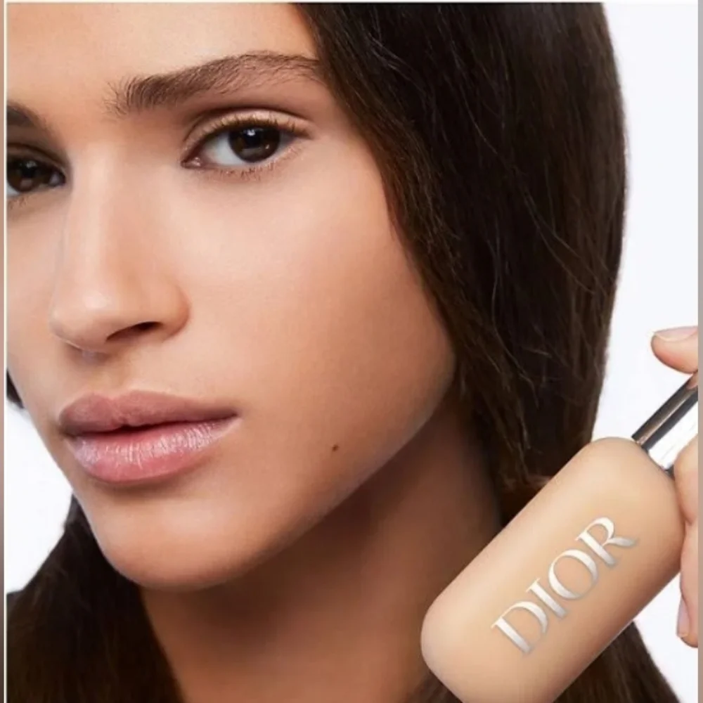 Christian Dior Backstage Face & Body Foundation In 4wo.